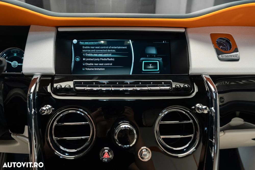 Rolls-Royce Cullinan Standard - 24