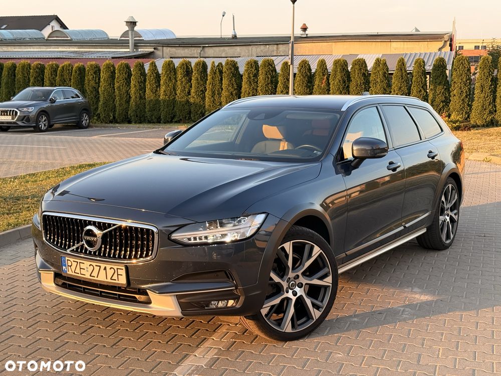 Volvo V90 Cross Country - 2