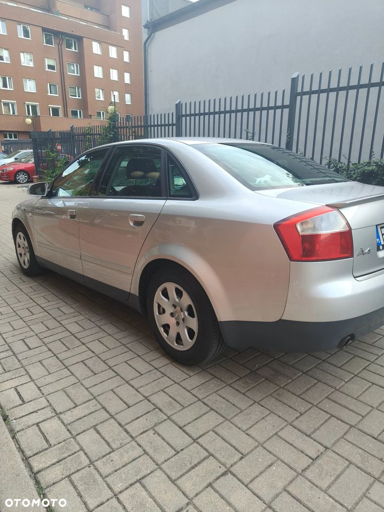 Audi A4 Limousine - 6