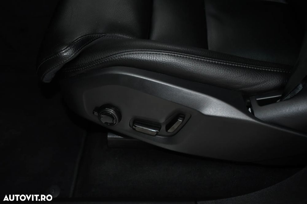 Volvo XC 90 T8 AWD Recharge Geartronic Inscription Expression - 28