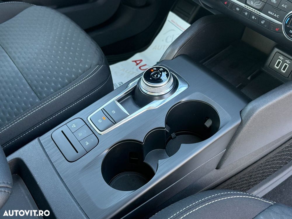 FORD Kuga 2022 — imagine 21