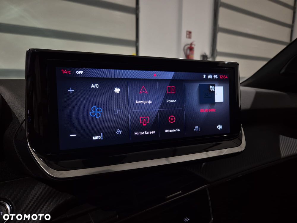 Peugeot 2008 PureTech 100 Allure S&S BVM6 - 11