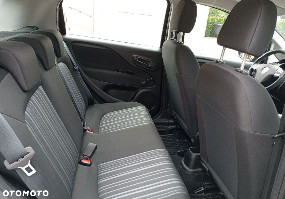 Fiat Grande Punto - 16