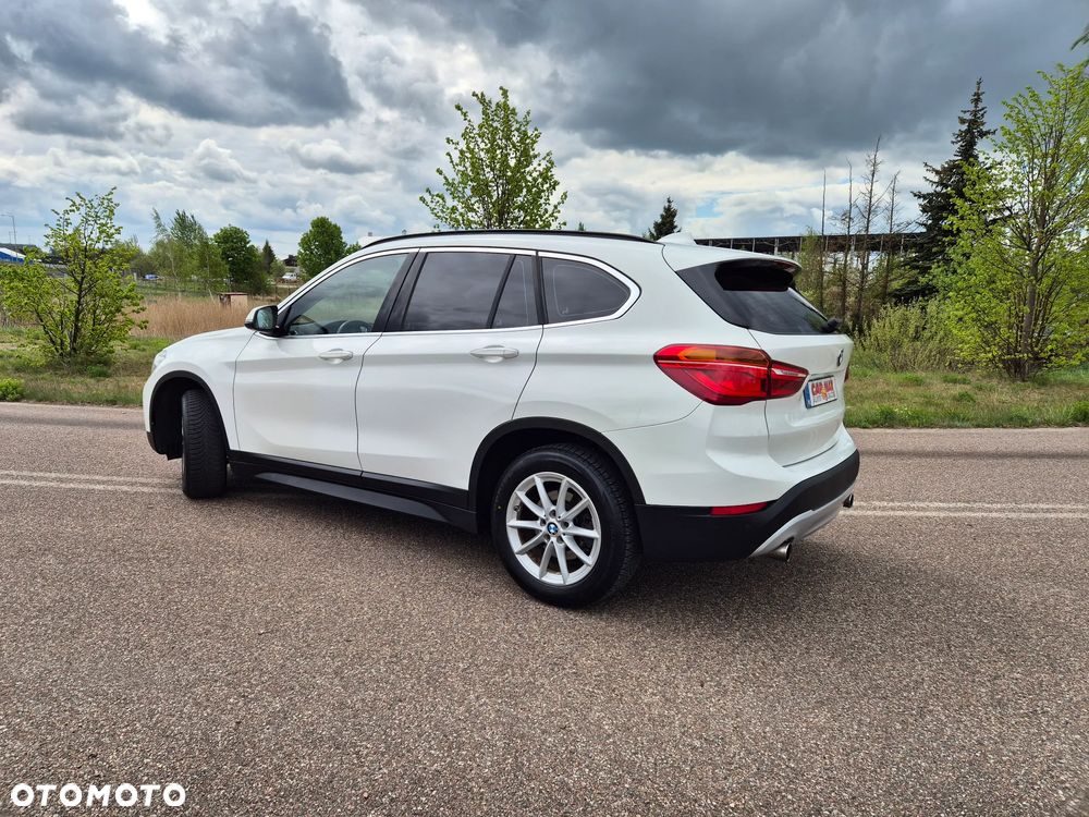 BMW X1 xDrive20d xLine - 12