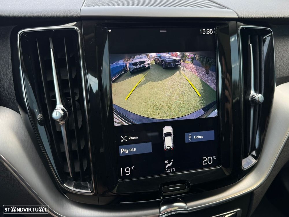 Volvo XC 60 2.0 T8 PHEV Momentum Plus AWD - 38