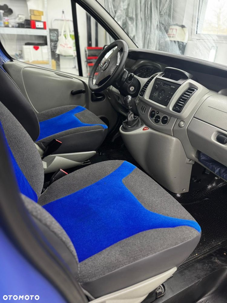 Opel Vivaro - 8