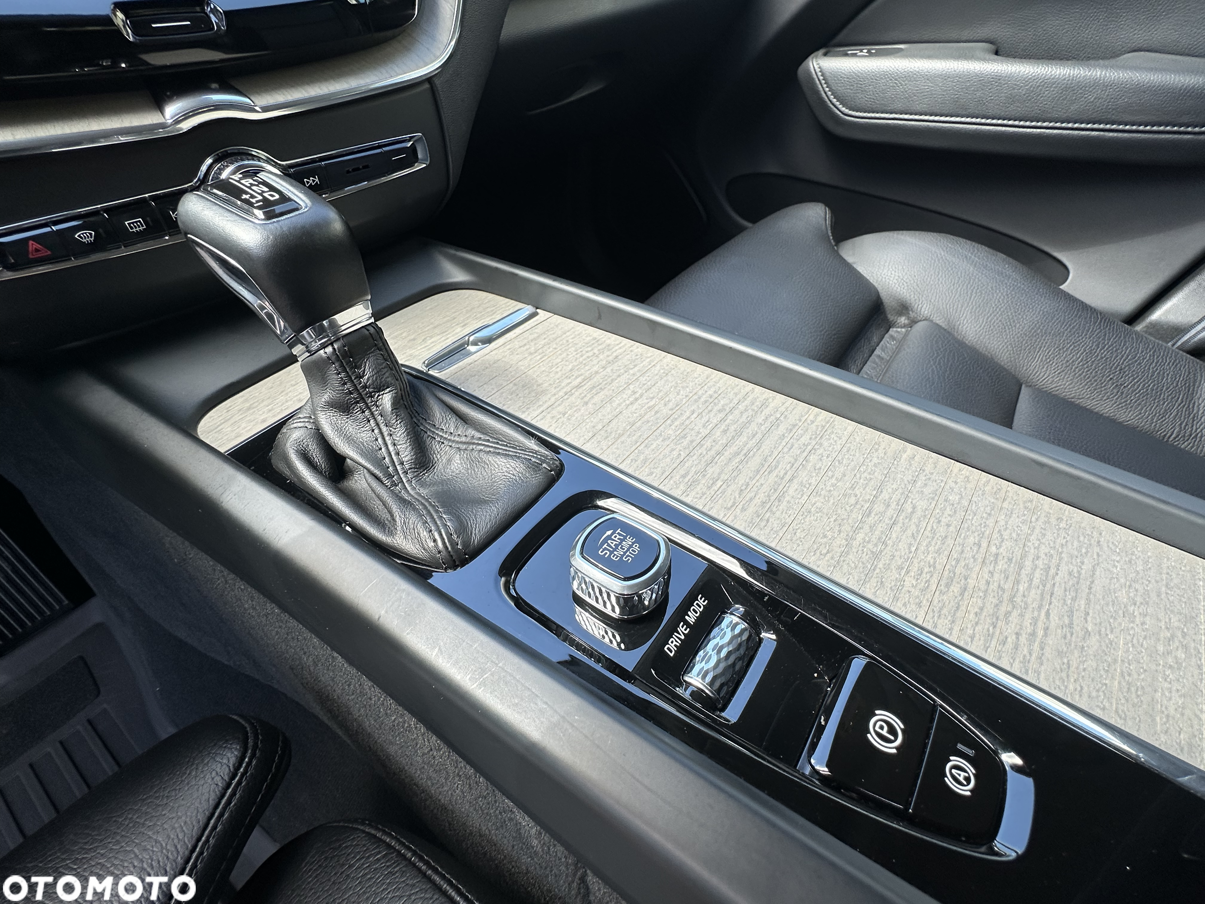 Volvo XC 60 D5 AWD Inscription - 32
