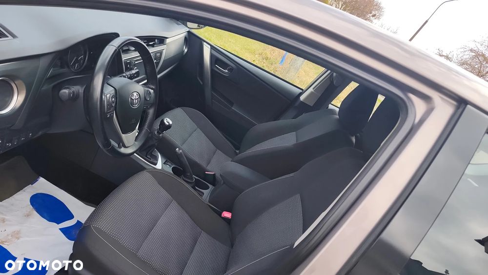 Toyota Auris 2.0 D-4D Luna - 15