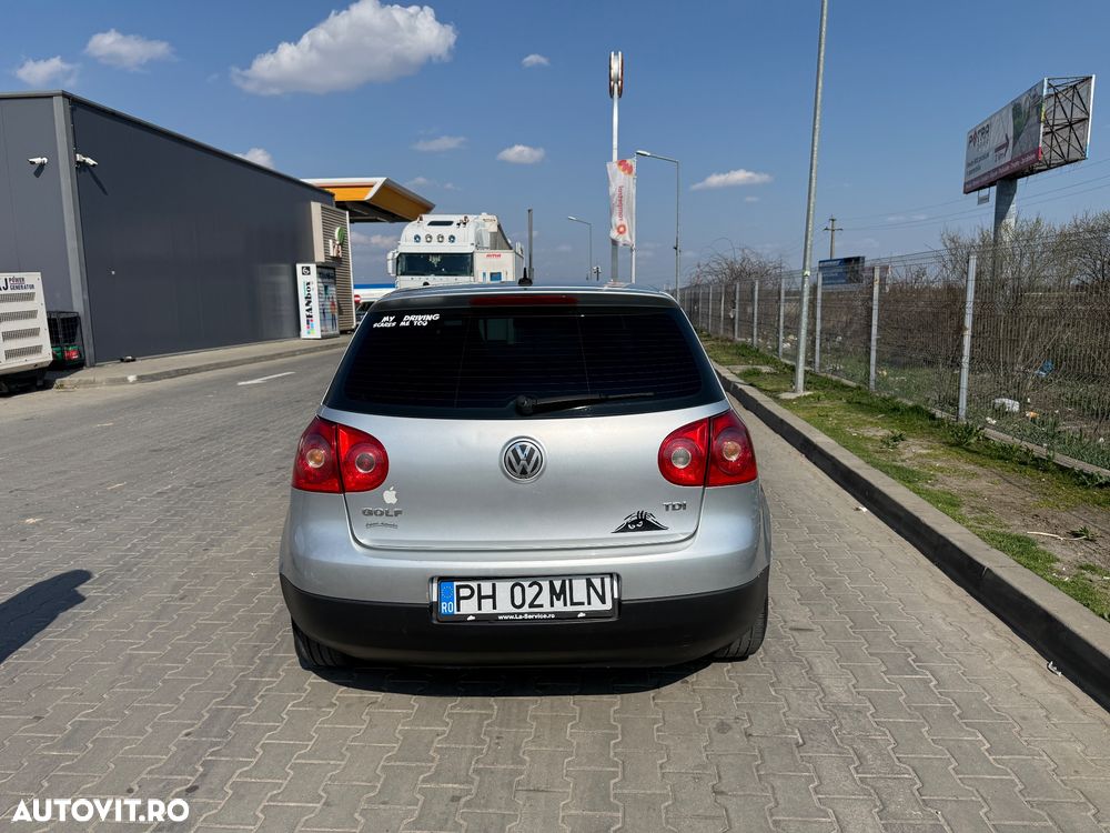 Volkswagen Golf - 1