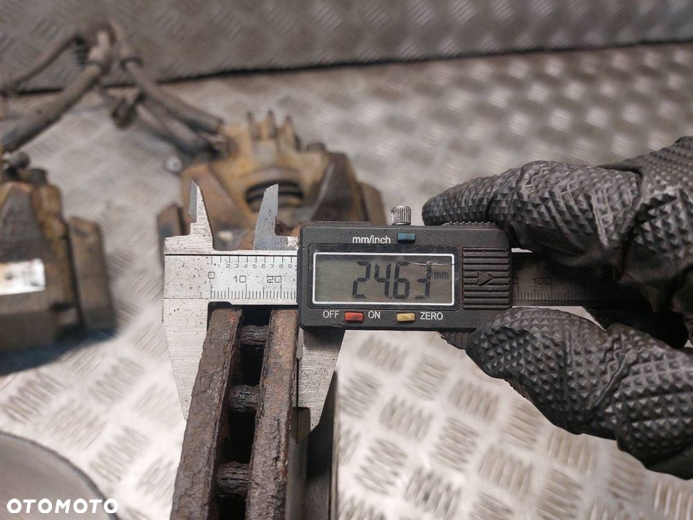 TARCZE HAMULCOWE PRZÓD + KLOCKI + ZACISKI CITROEN BERLINGO II 1.6 HDI - 6