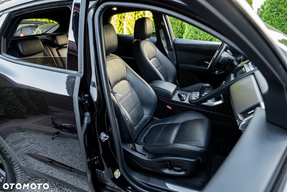 Jaguar E-Pace P250 AWD R-Dynamic - 27