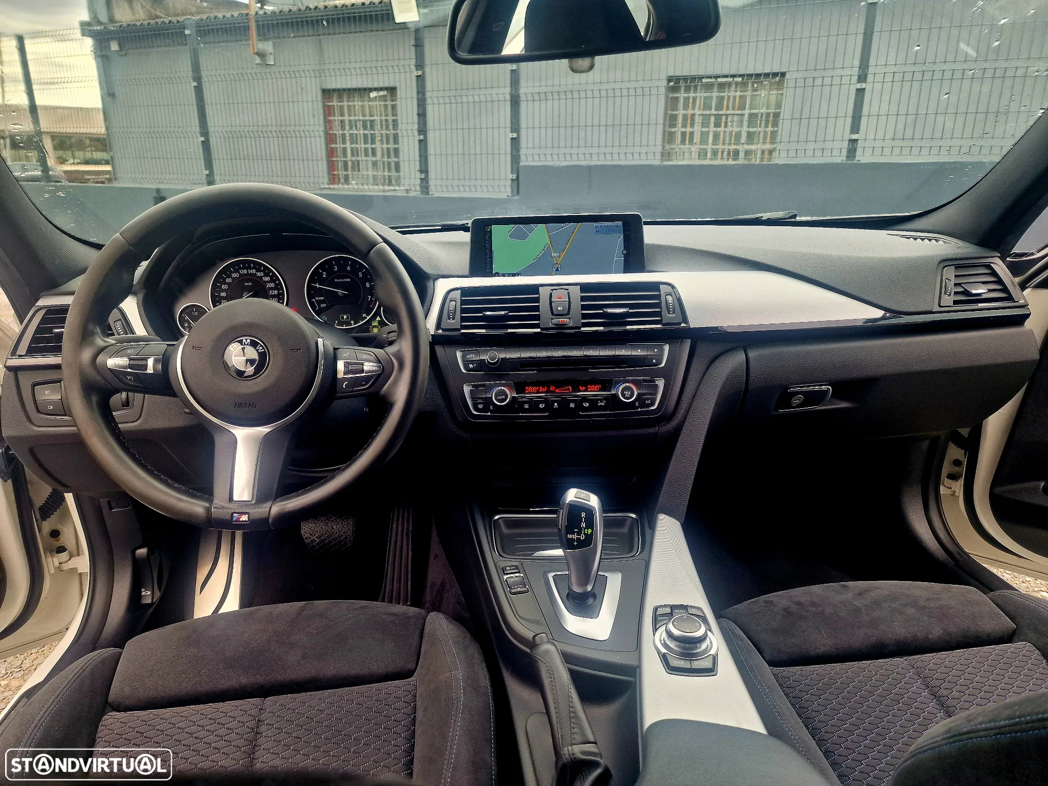 BMW 328 i Auto Pack M - 9