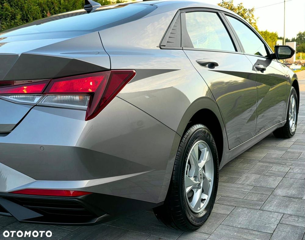 Hyundai Elantra 1.6 Smart - 12
