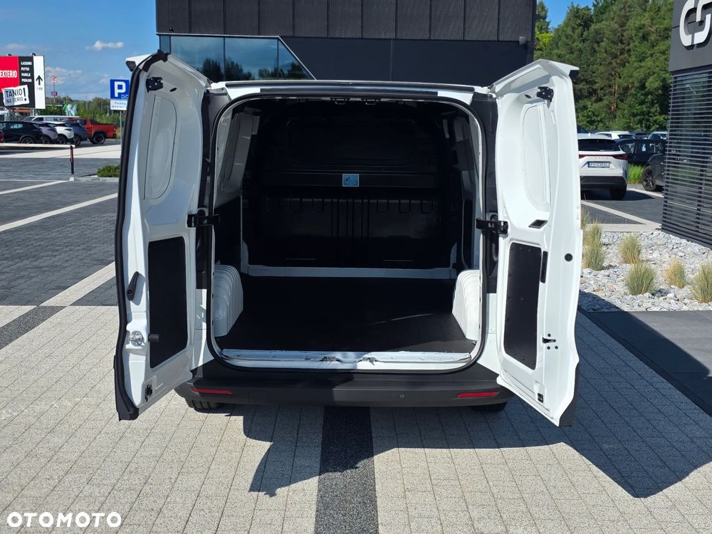 Maxus Deliver 7 L1H1 Fabrycznie NOWY z 2026 roku I Dostępny od reki I Leasing 102% I 5 Lat GWARANCJI I - 9