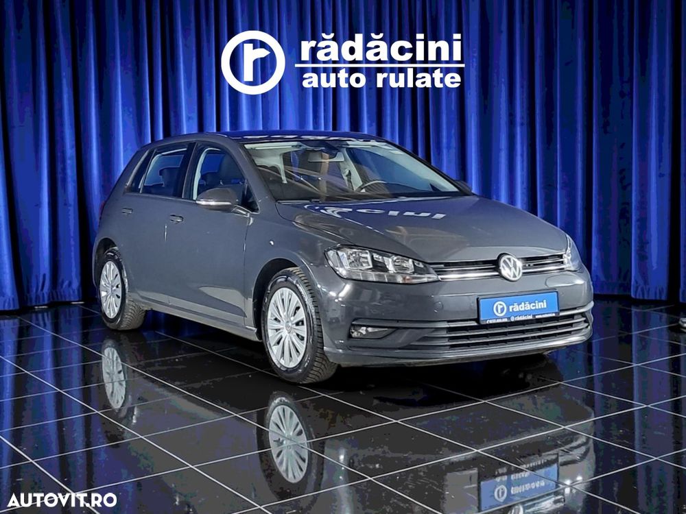 Volkswagen Golf - 1