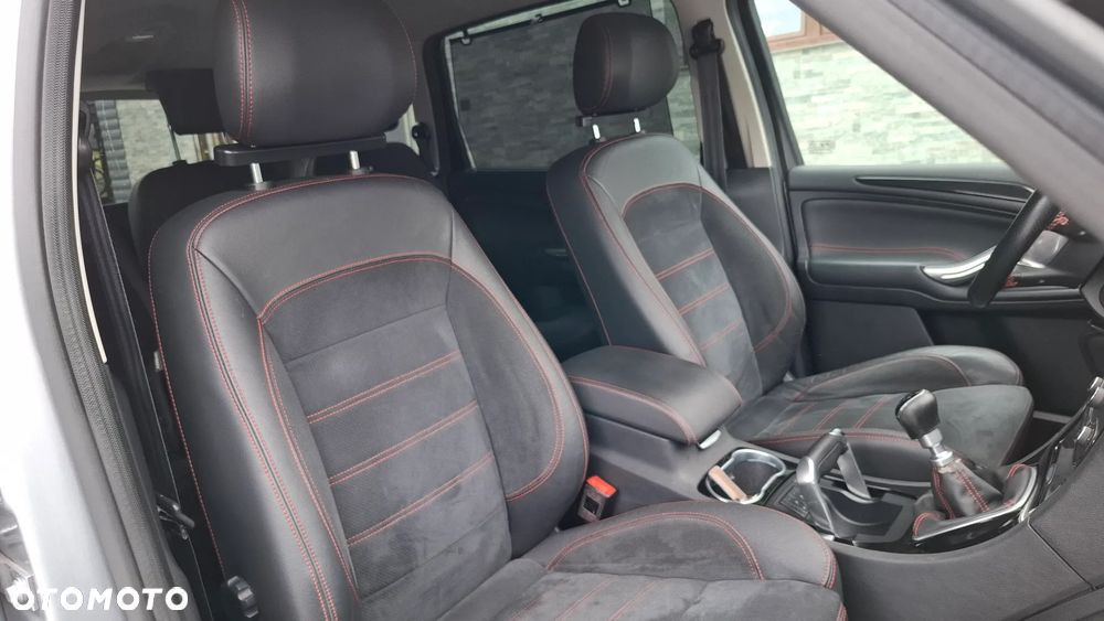 Ford S-Max 2.0 TDCi DPF Titanium X - 32