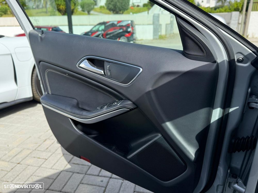 Mercedes-Benz GLA 220 d 4Matic 7G-DCT - 24