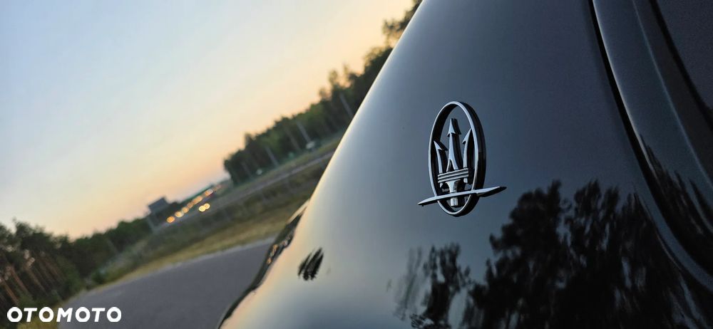 Maserati Ghibli S GranSport - 12