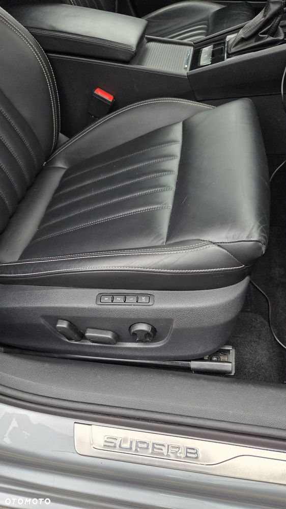 Skoda Superb 2.0 TDI L&K DSG - 15