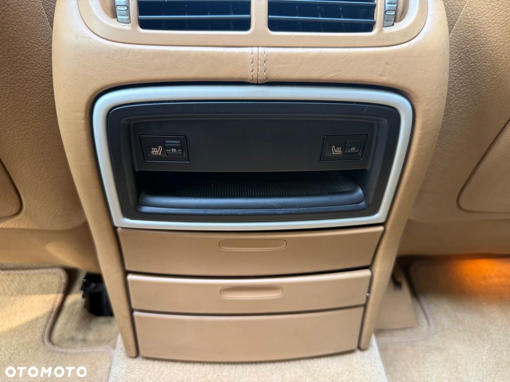 Porsche Cayenne Turbo S - 30