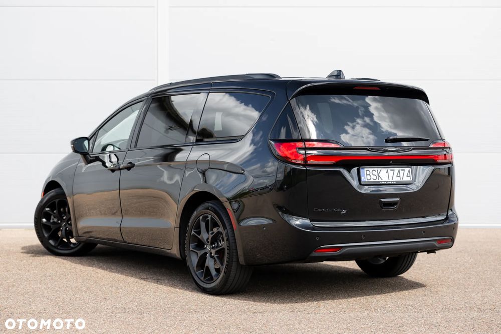 Chrysler Pacifica - 13