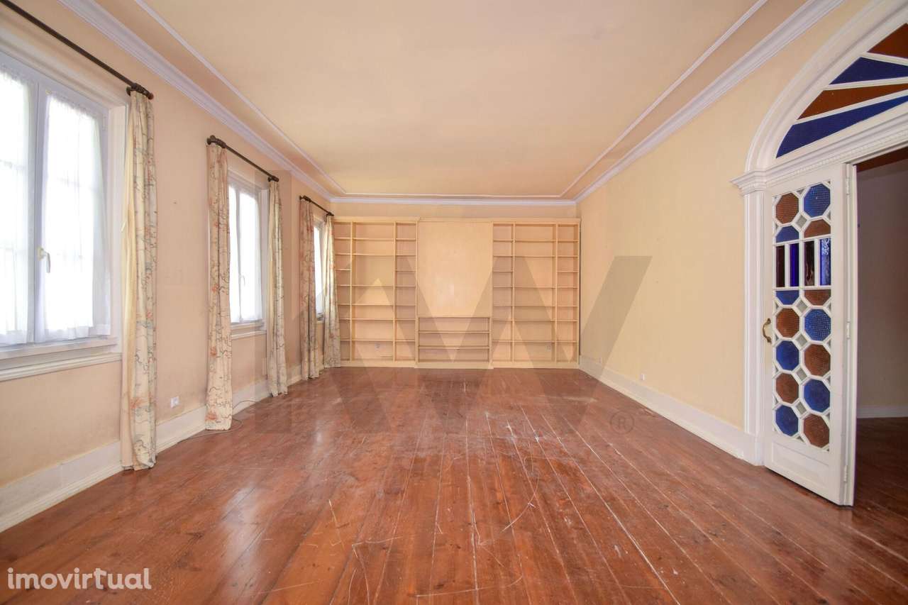 Apartamento Único T4+2 com 203 m2- Elevado Potencial na Travessa da Qu - Grande imagem: 2/31