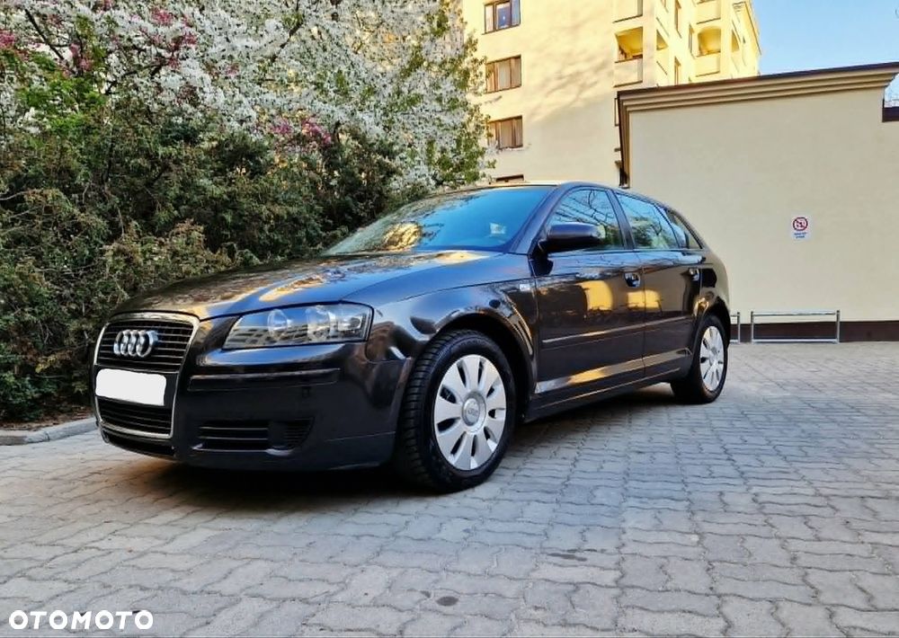 Audi A3 Sportback - 1