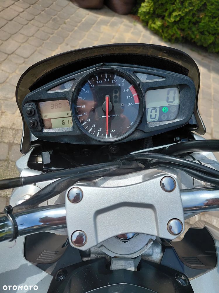 Suzuki GSR - 1