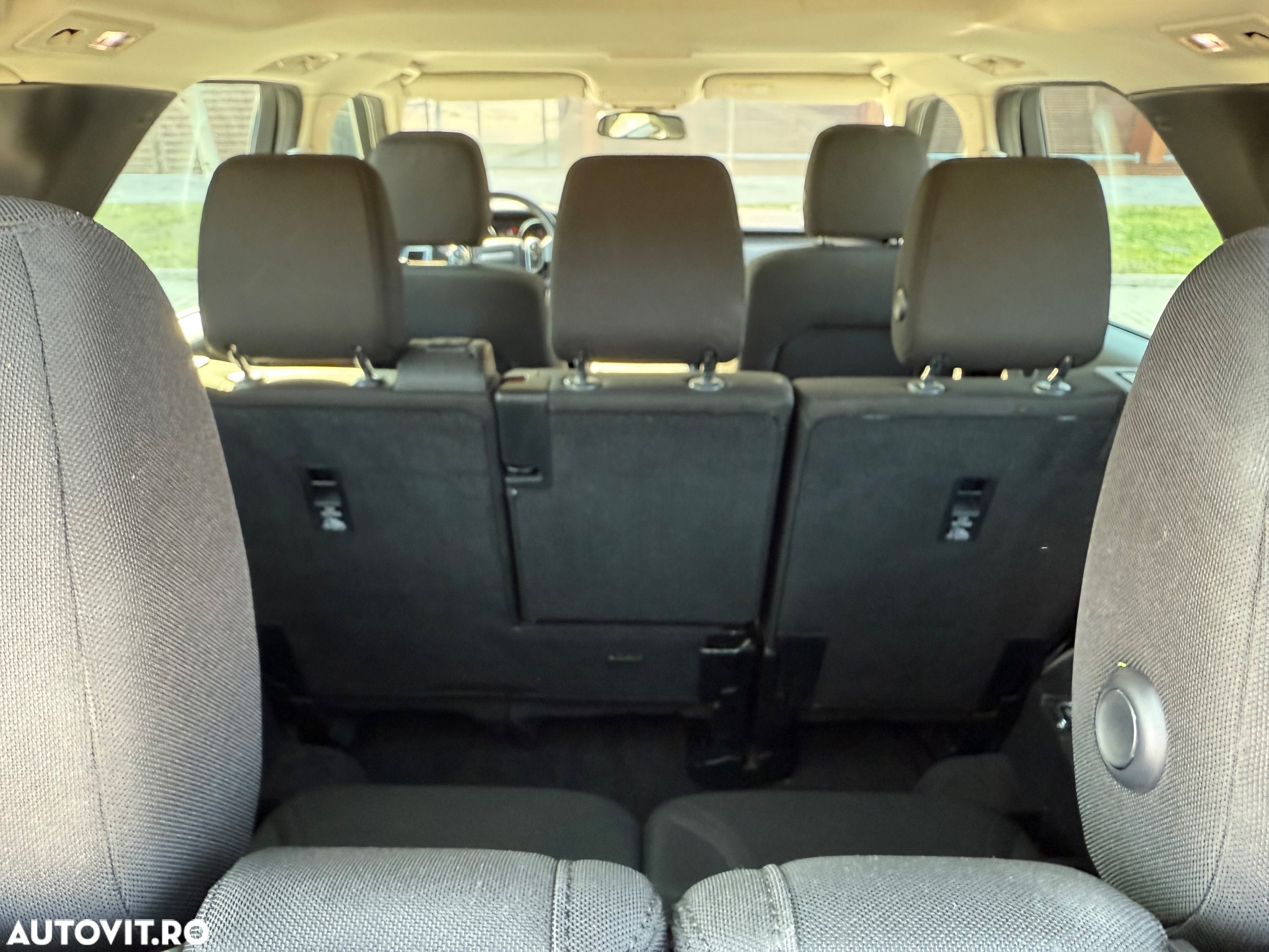 Land Rover Discovery 2.0 L TD4 HSE - 27