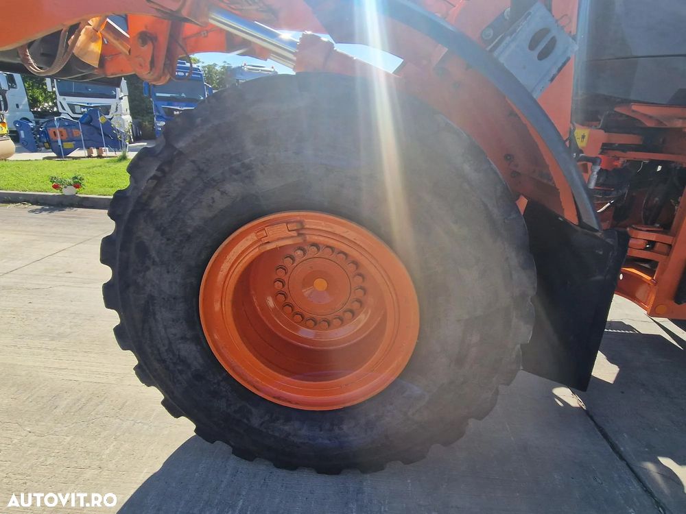 Hitachi ZW220, CUPA 3,5mc, 2018, 24.,392km, 5.880h, consum mediu 8l/h, Gresare automata, Anv MICHELIN 60% OK, ridica 15t, motor 201CP stage IV, basculare cupa la 4,2m, CUPLA RAPIDA, Posibilitate leasing 3 ani, PROMOTIE 86900 EUR+Tva - 15