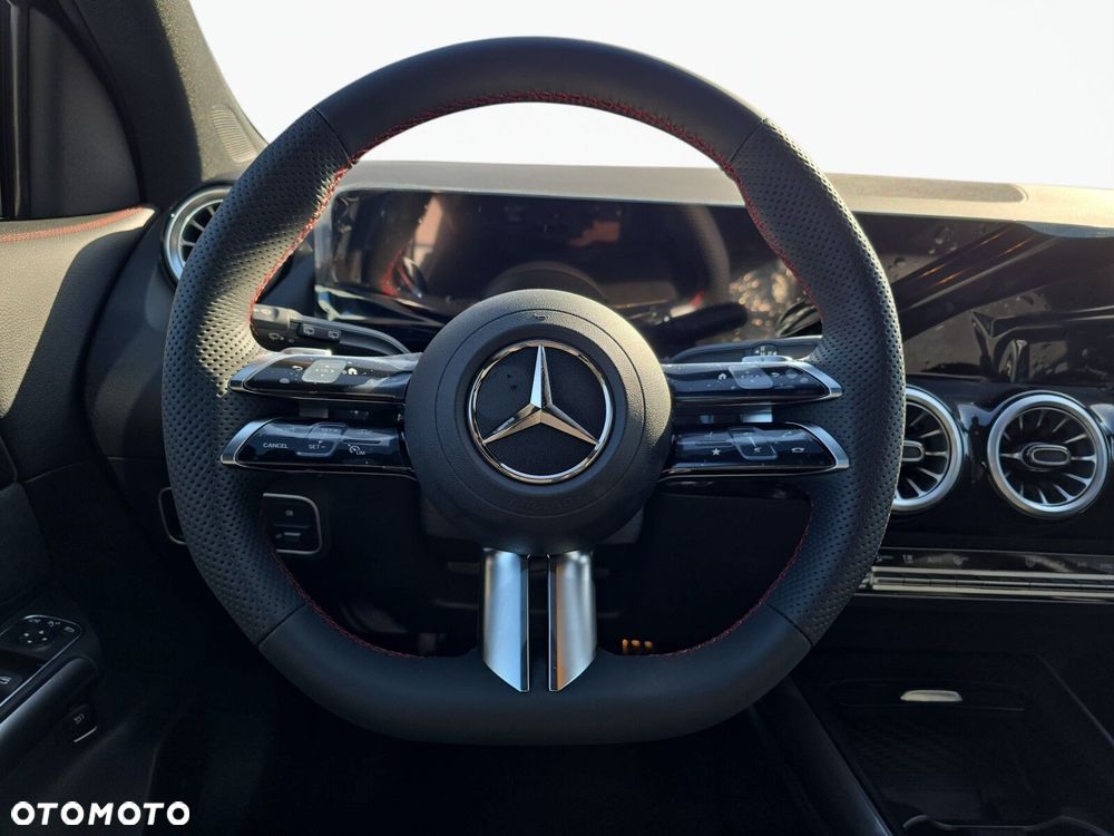 Mercedes-Benz GLA 220 mHEV 4-Matic AMG Line 8G-DCT - 15