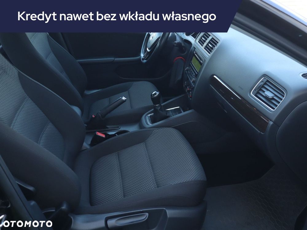 Volkswagen Jetta - 11