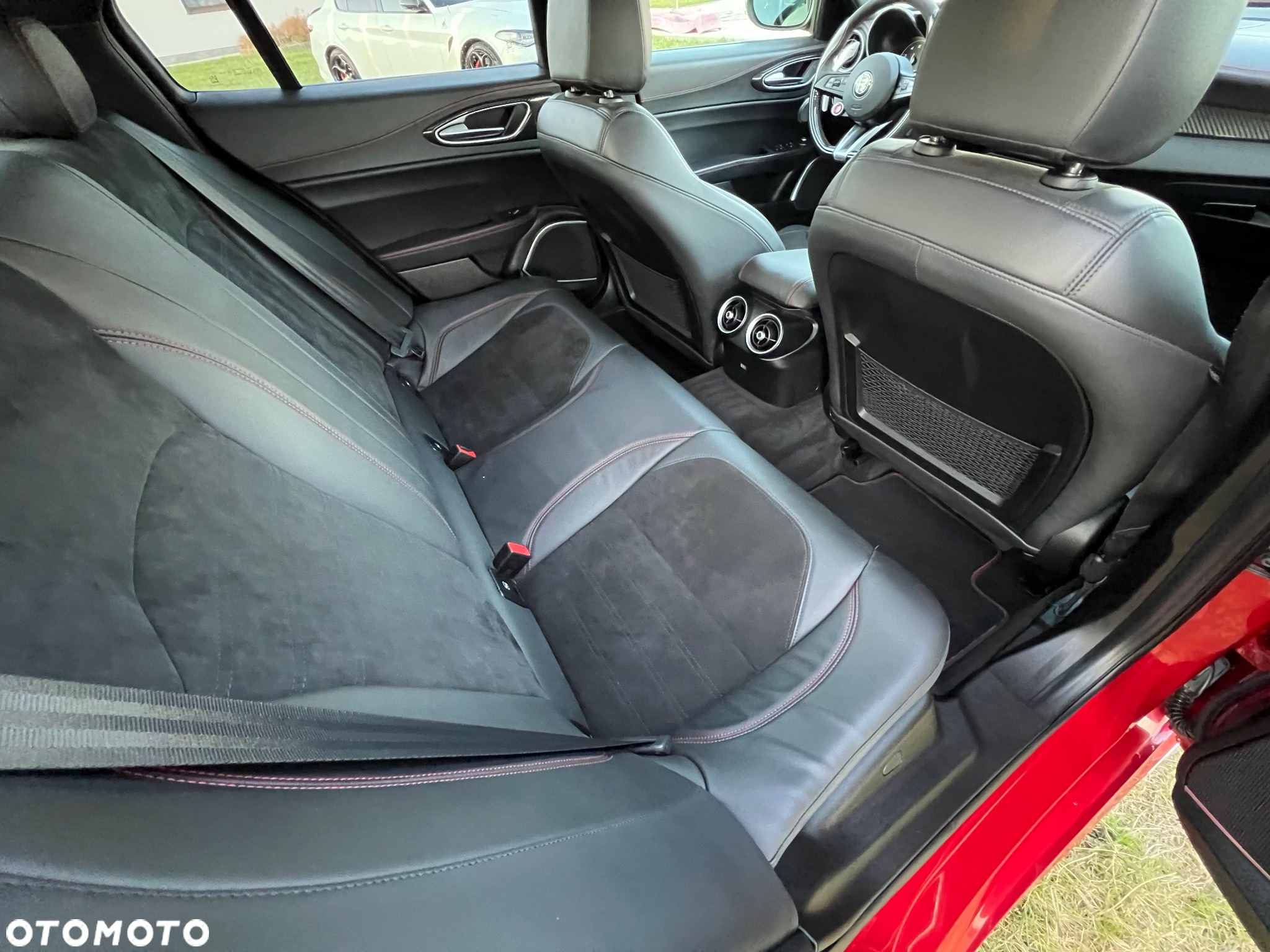 Alfa Romeo Giulia 2.9 V6 Bi-Turbo AT8 Quadrifoglio - 18