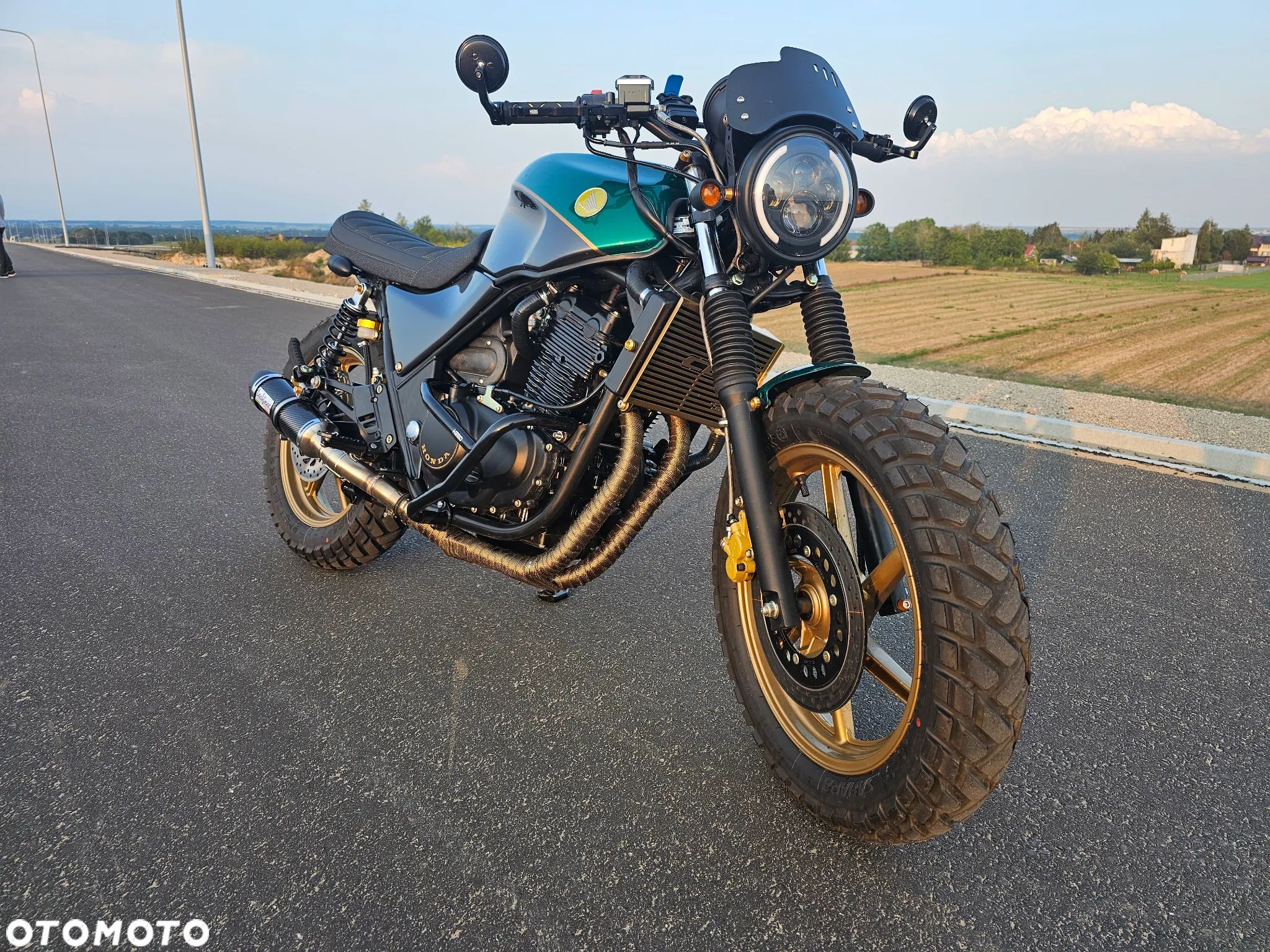 Honda CB - 1