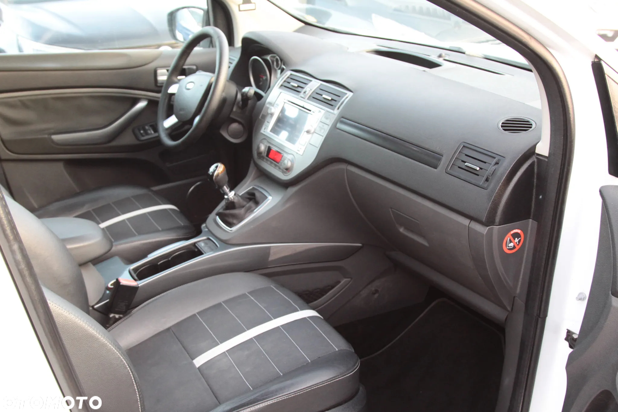 Ford Kuga 2.0 TDCi 4x4 Titanium - 17
