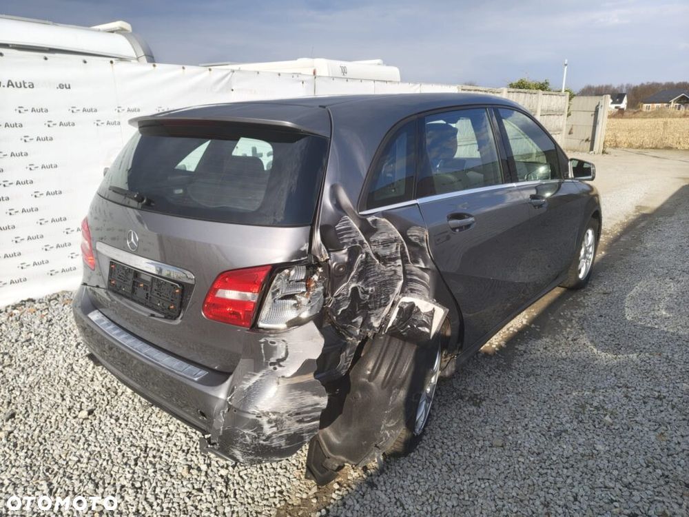 Mercedes-Benz Klasa B 200 Edition - 4