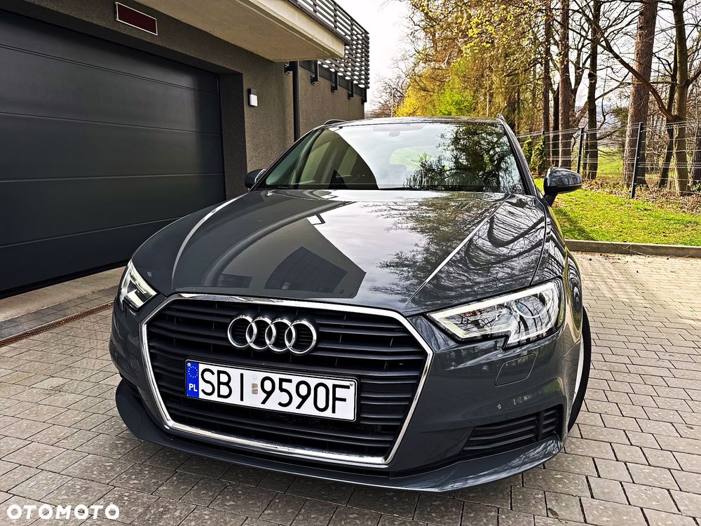 Audi A3 Sportback 1.6 TDI design - 13