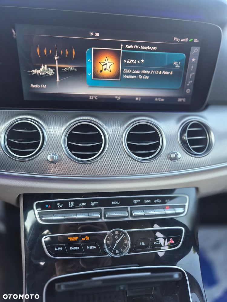 Mercedes-Benz Klasa E 220 d Business Edition 9G-TRONIC - 22