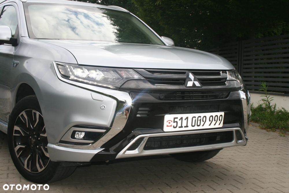 Mitsubishi Outlander - 1