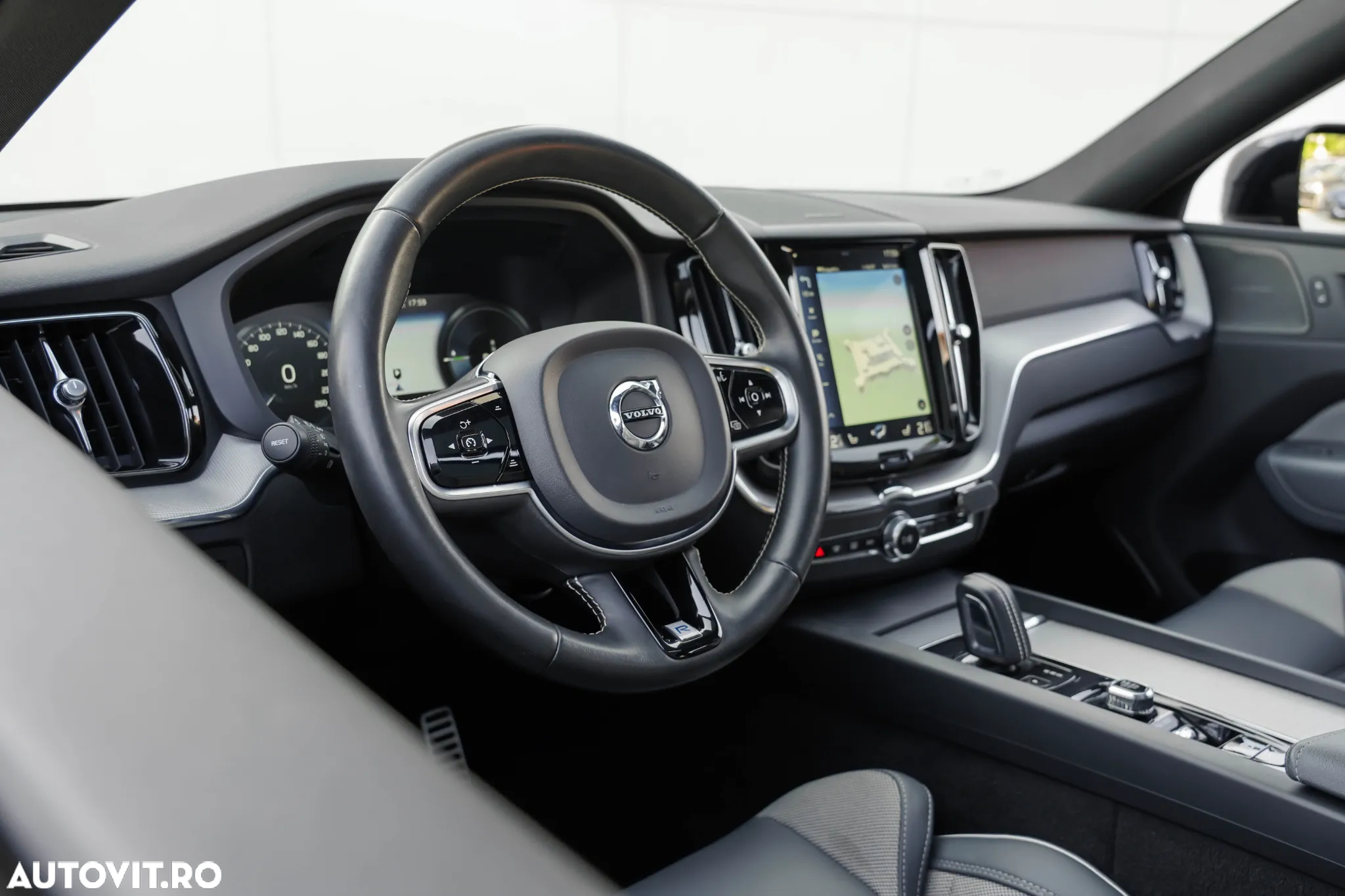 Volvo XC 60 T8 AWD Recharge Geartronic RDesign - 26