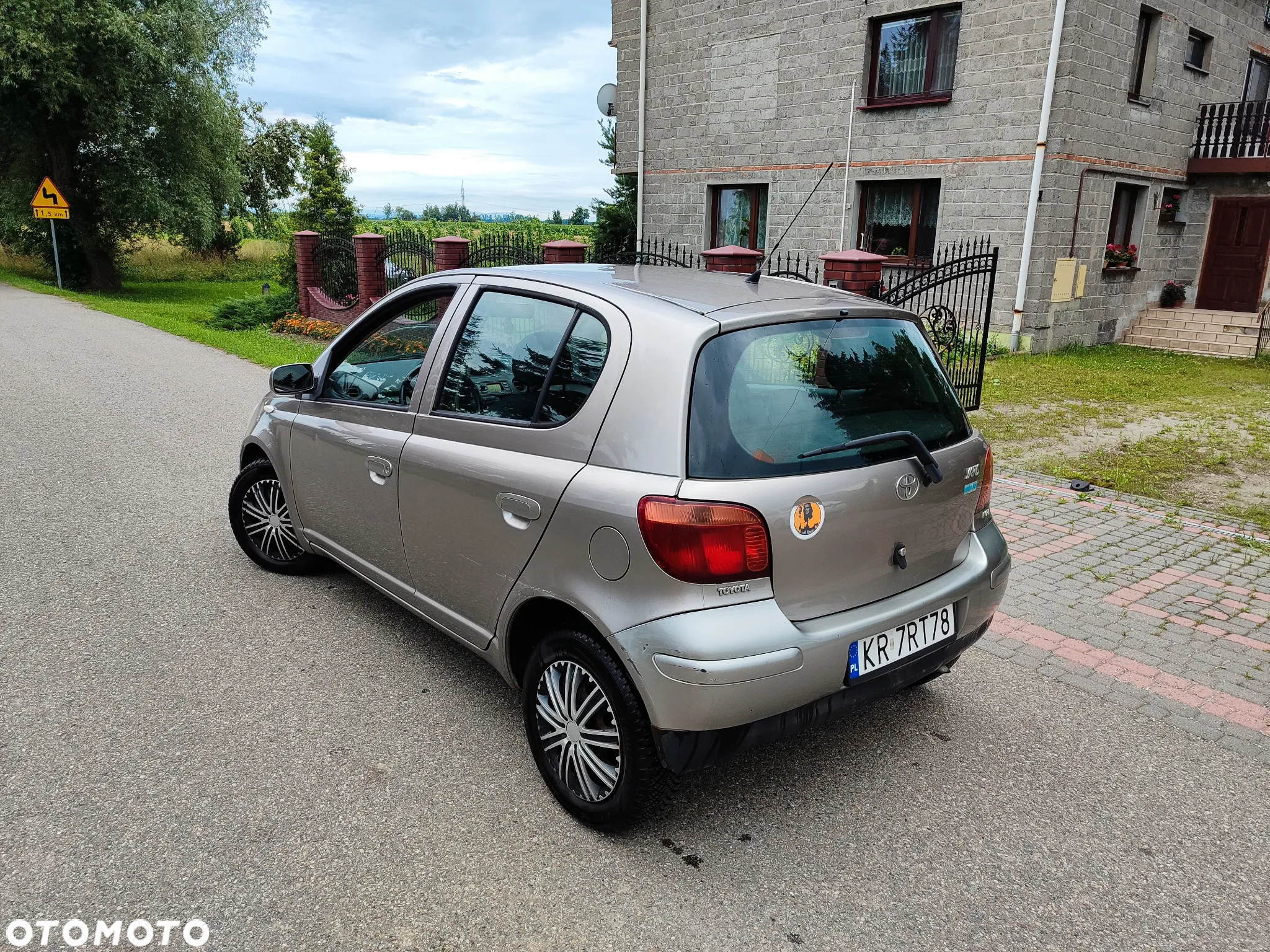 Toyota Yaris 1.0 Luna - 4
