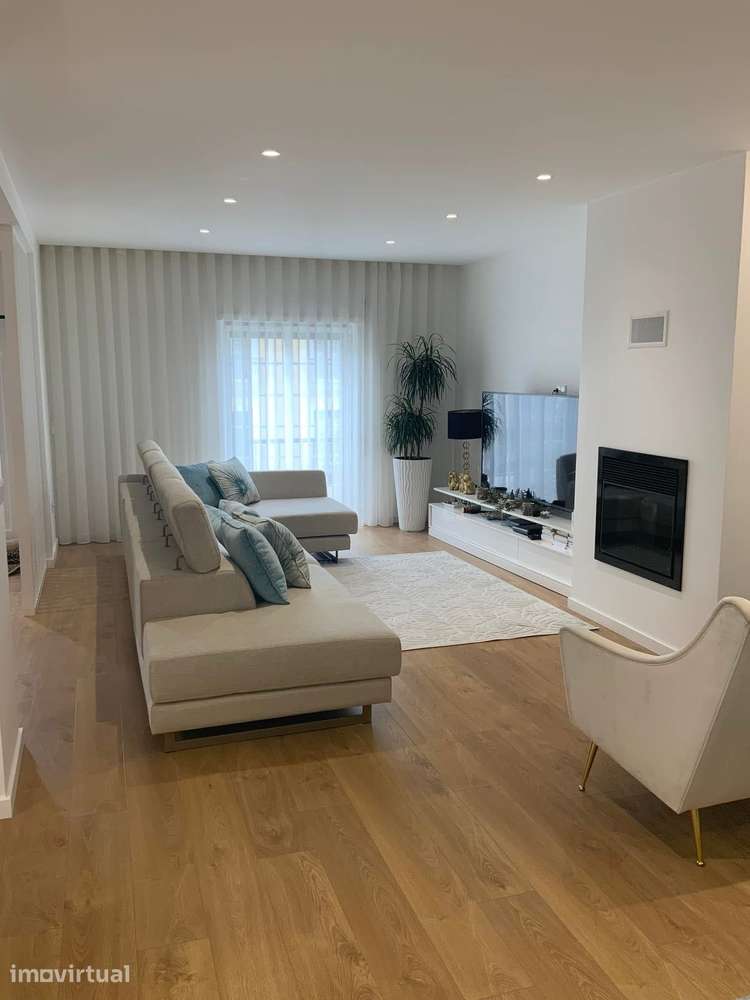 Moradia T3 Premium totalmente remodelada | Condomínio com piscina - Grande imagem: 4/13