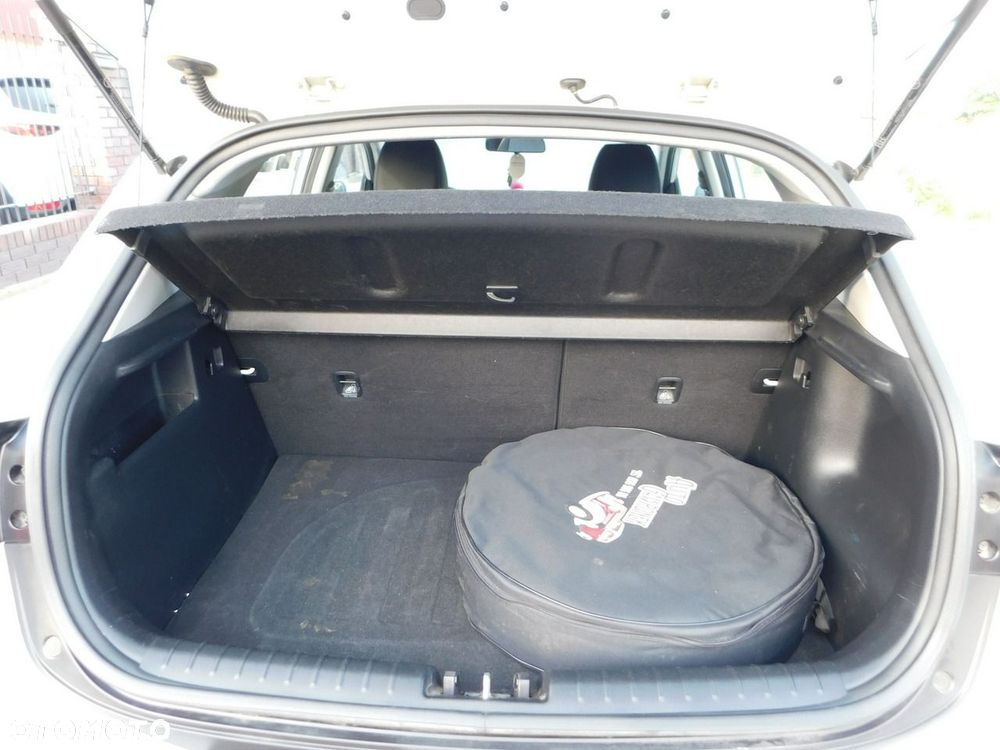Kia Stonic 1.4 M - 8