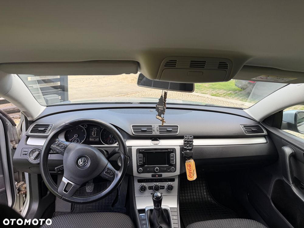 Volkswagen Passat 2.0 TDI Comfortline - 7