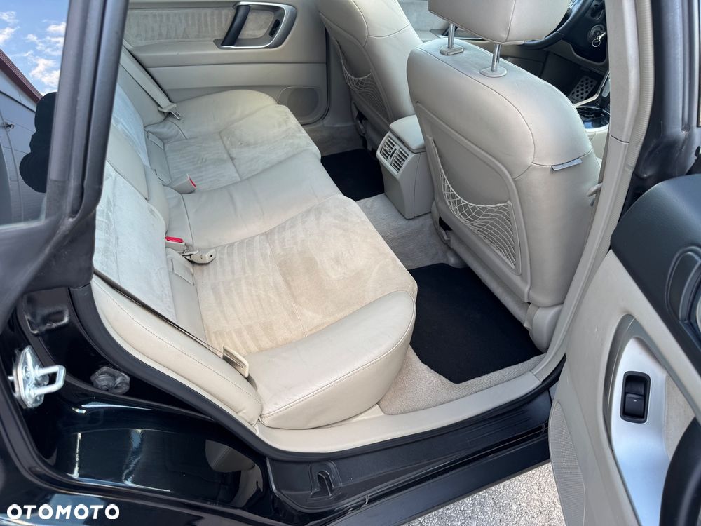 Subaru Outback 2.5RC NAV - 22