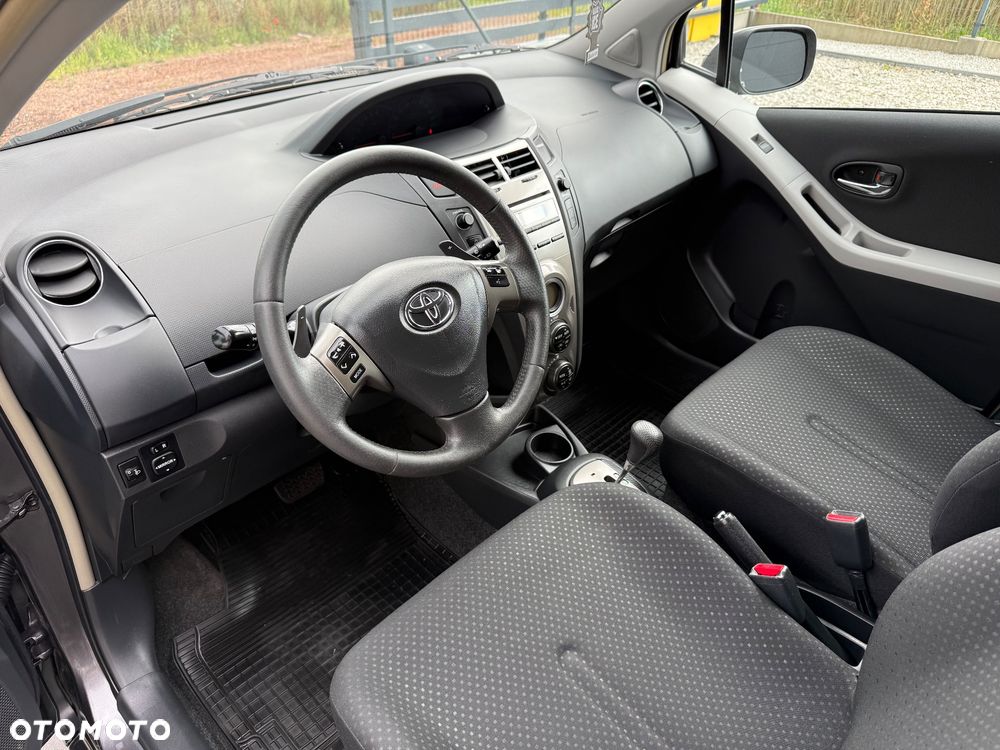 Toyota Yaris - 19