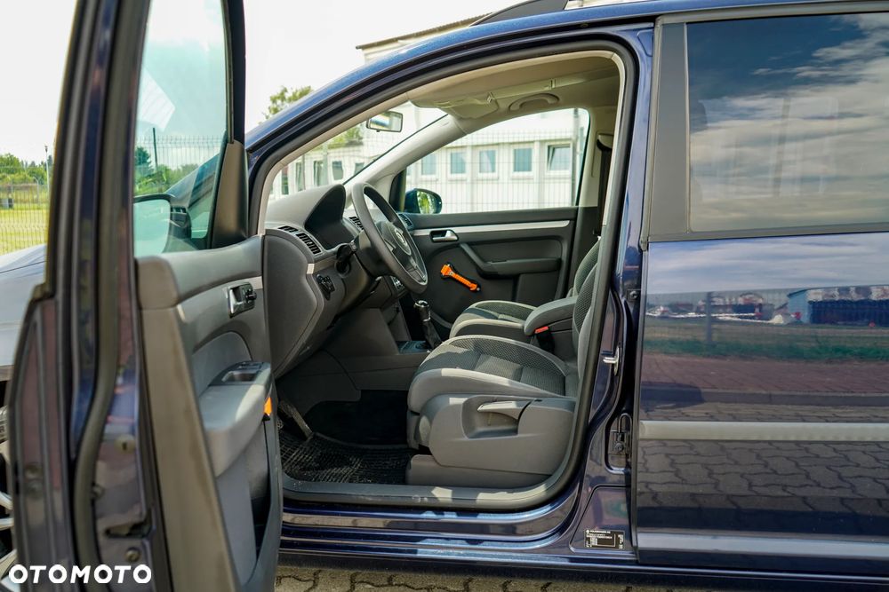 Volkswagen Touran 1.6 TDI DPF Trendline - 14