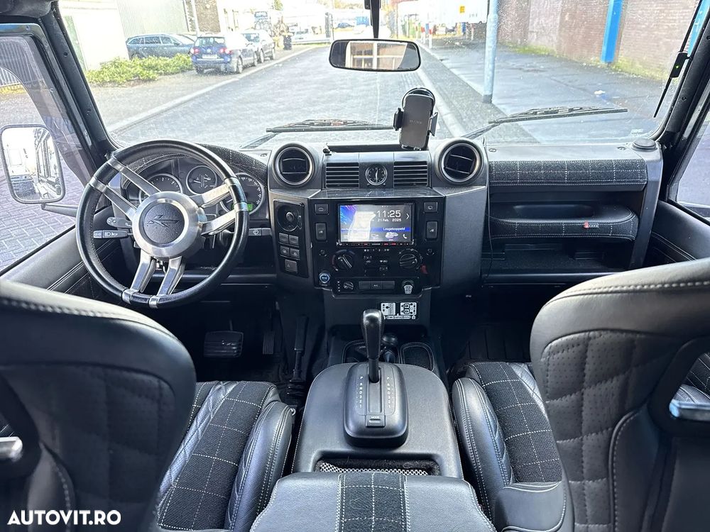 Land Rover Defender - 3