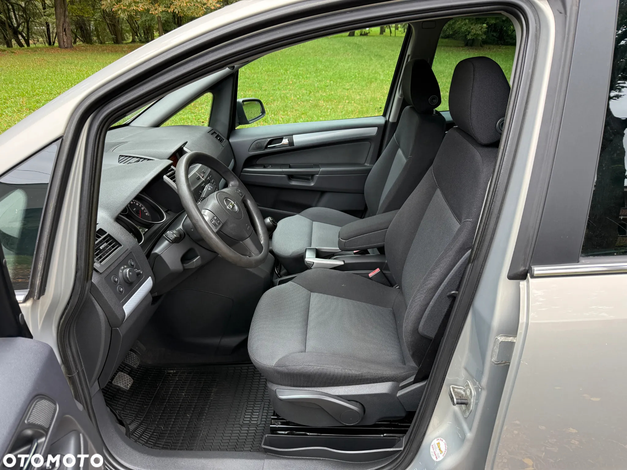 Opel Zafira 1.8 Cosmo - 11