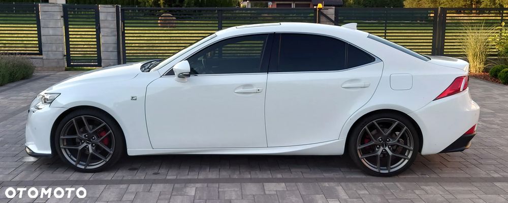 Lexus IS 300h F Sport - 6